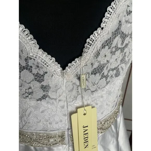 Jaden White Sleeveless Dress Size 114 x 98 cm - Picture 5 of 10